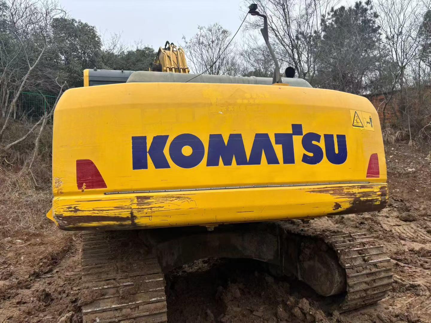 Buy Komatsu HB215LC-1 Used Excavator / 4