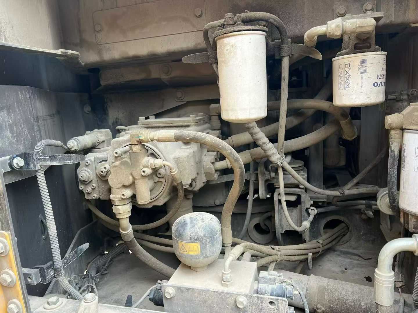 Buy Volvo L120E Used Excavator / 8