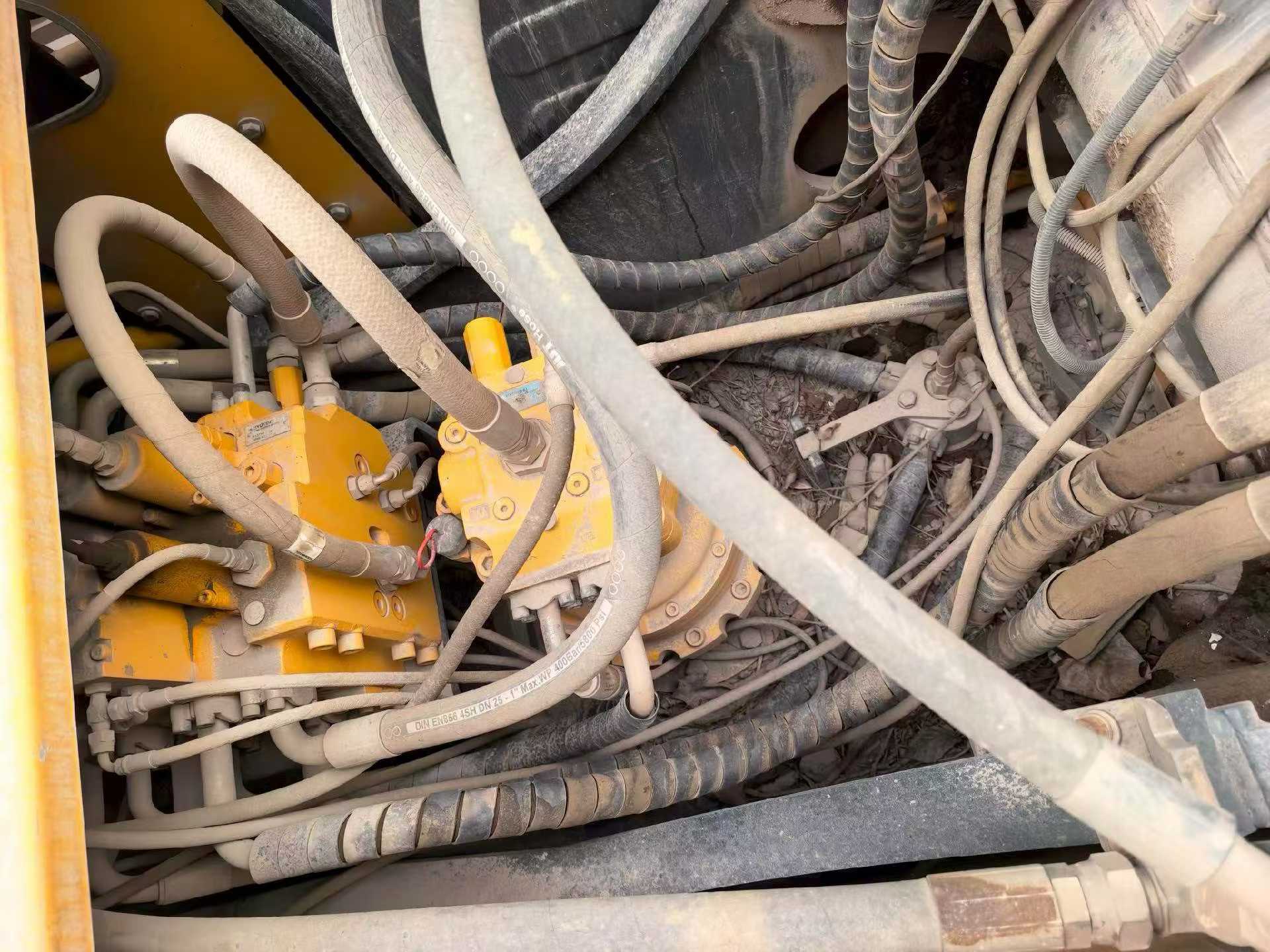 Buy Hyundai R215-7 Used Excavator / 4