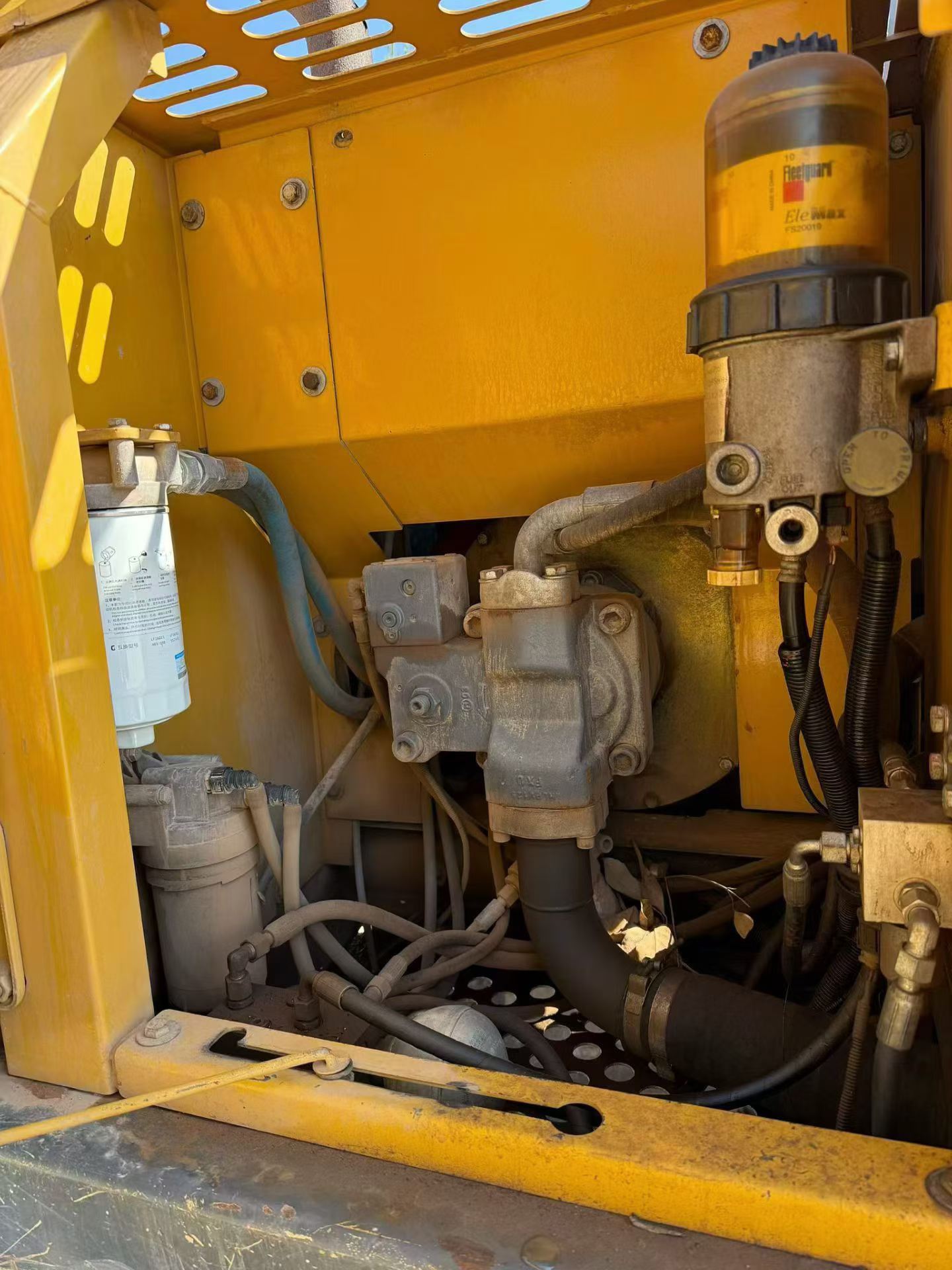 Buy XCMG XE150 Used Excavator / 8