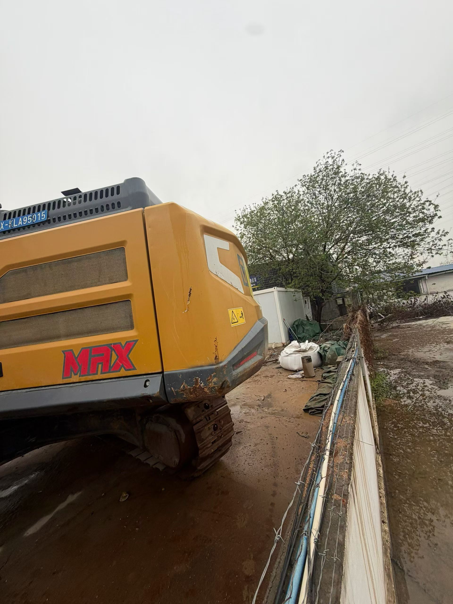 Buy XCMG LW600E Used Excavator / 2