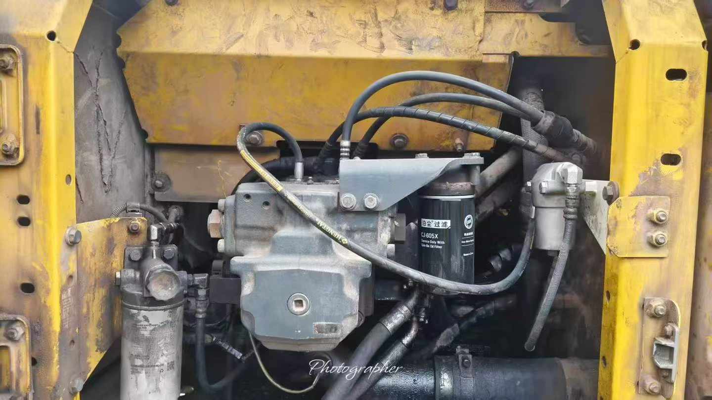 Buy Komatsu PC200-8 Used Excavator / 4