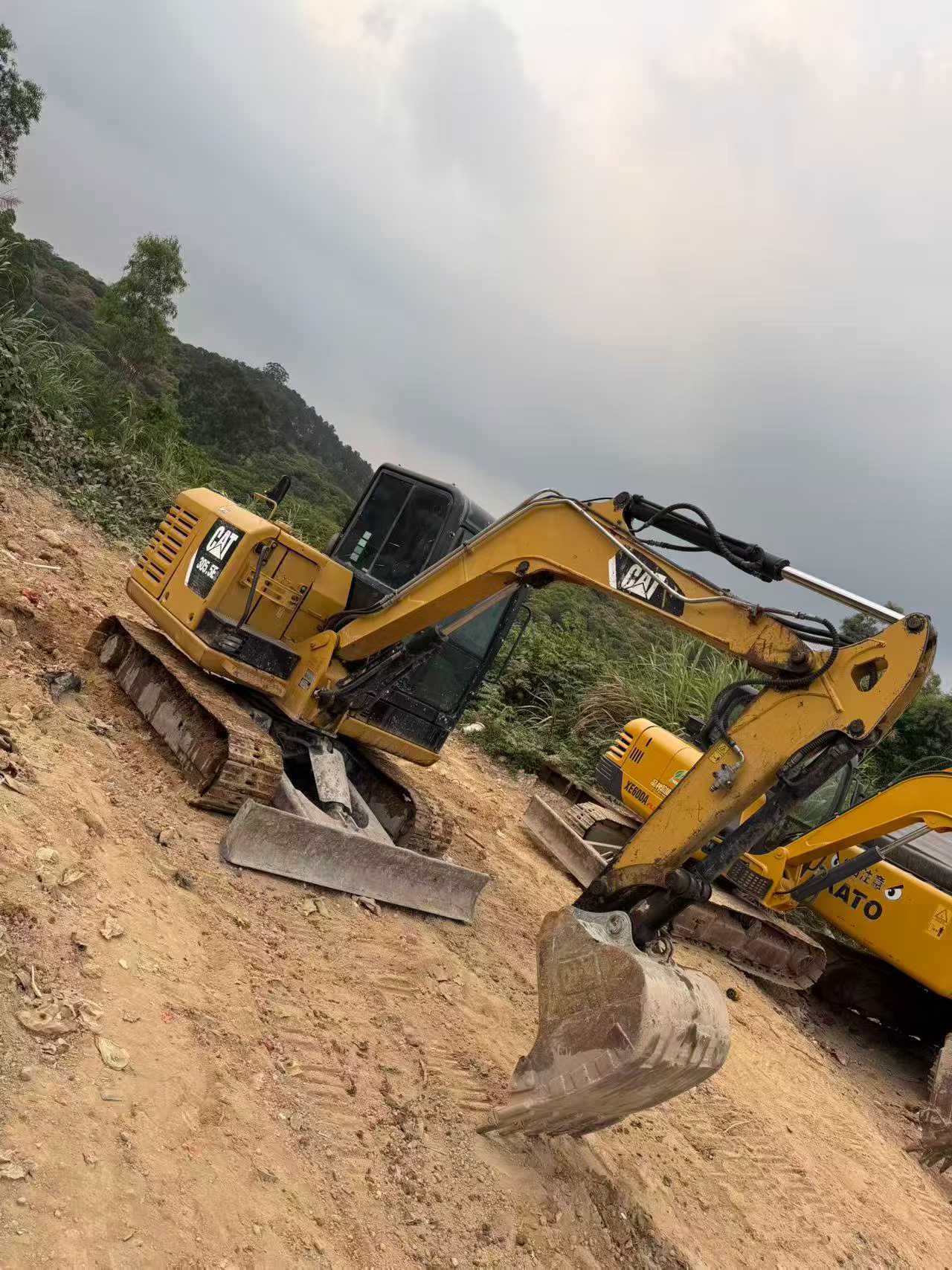 Buy Caterpillar 305B Used Excavator / 3