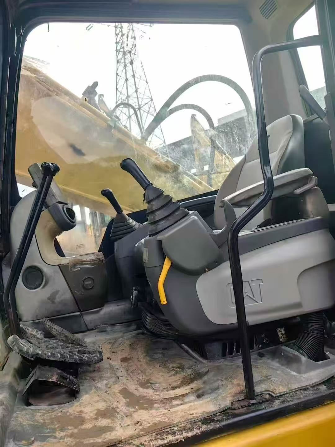 Buy Caterpillar 320D Used Excavator / 4