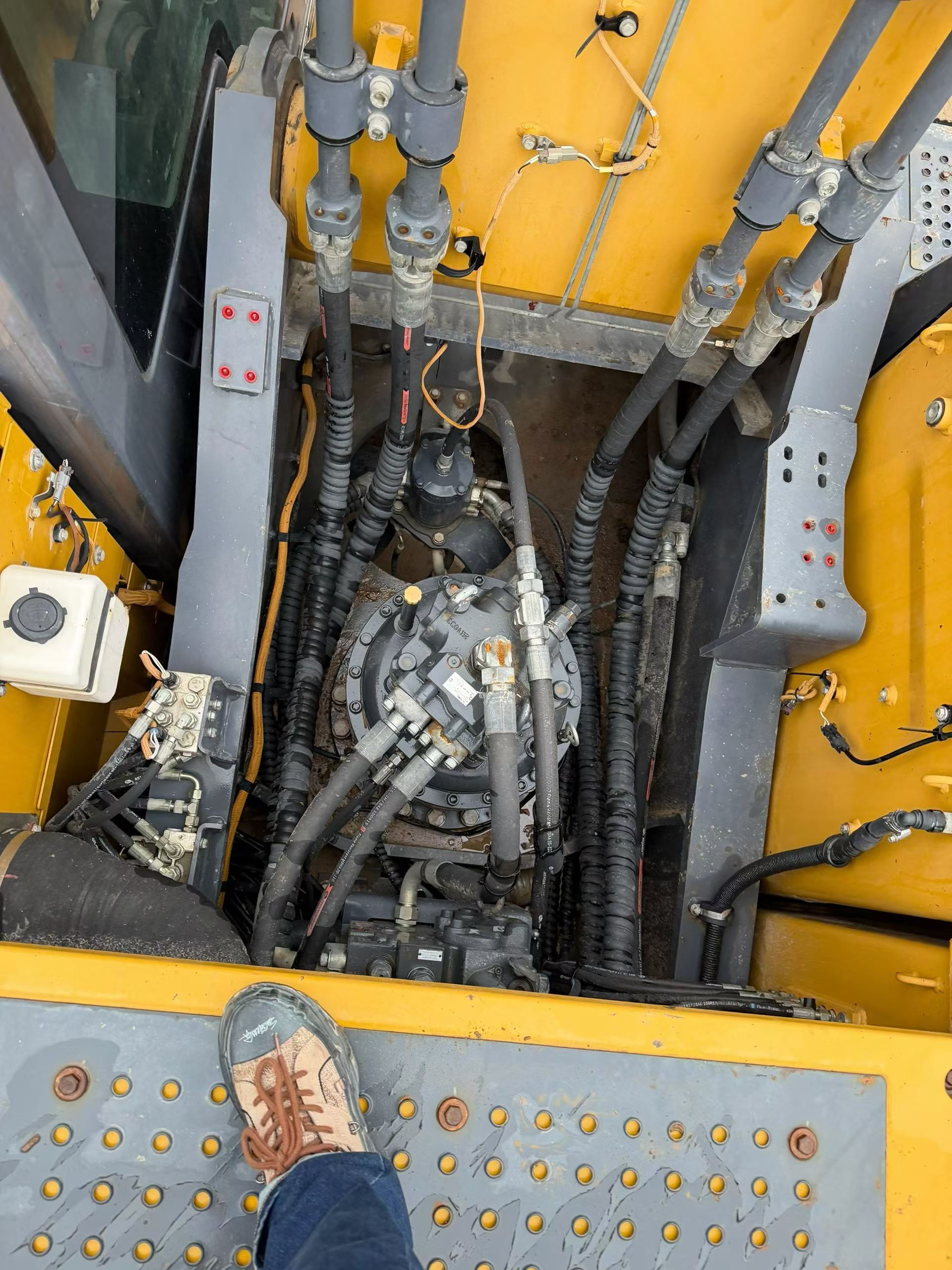 Buy XCMG LW600E Used Excavator / 4