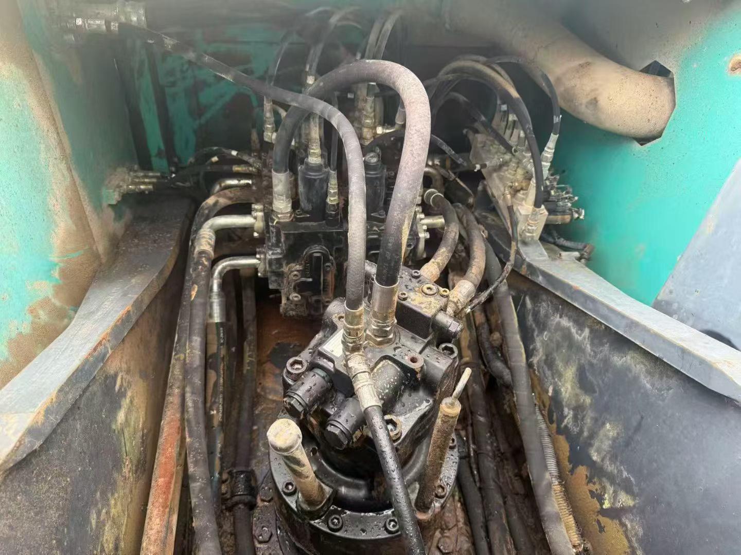 Buy Kobelco SK200-8 Used Excavator / 5