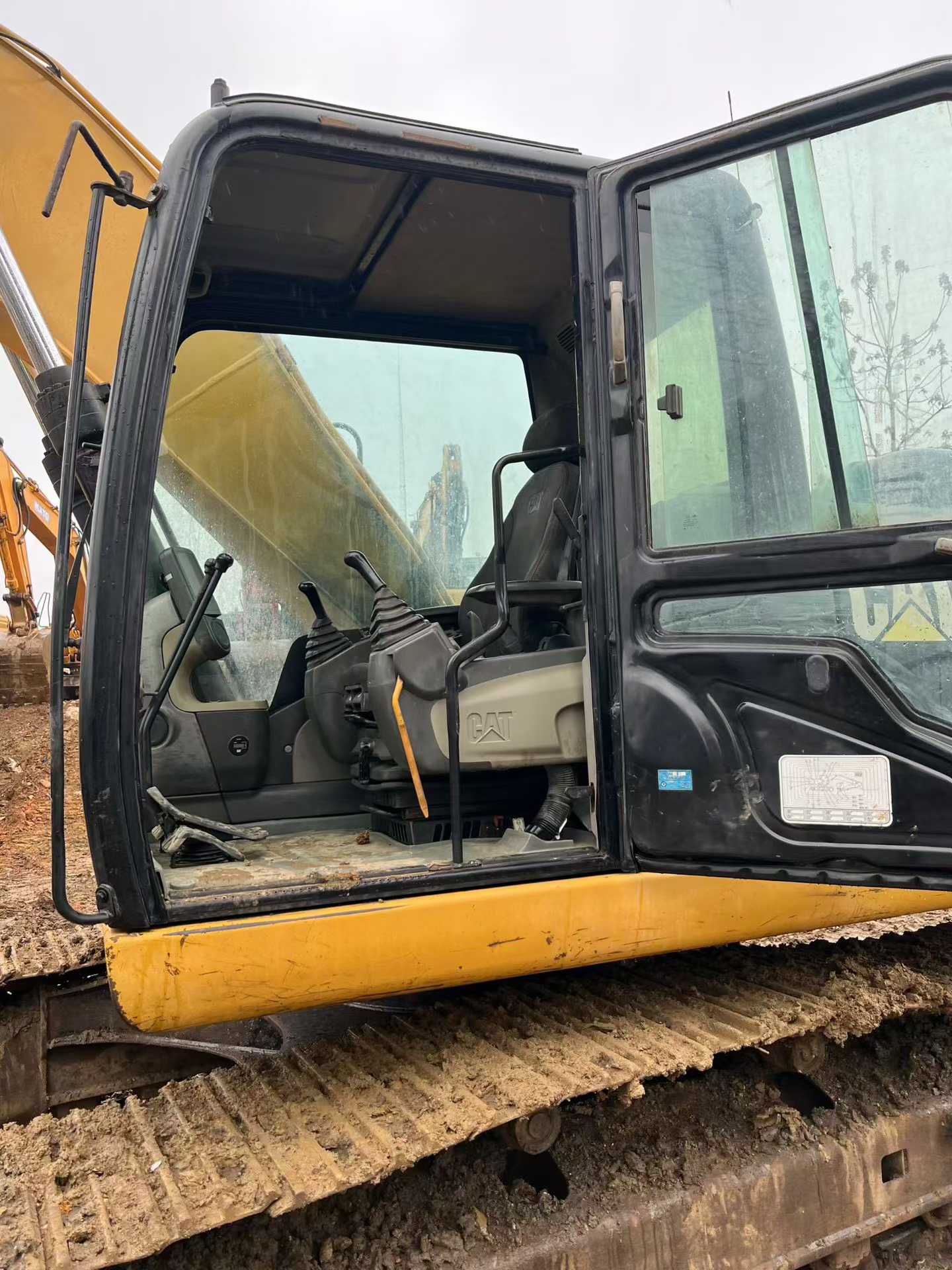 Buy Caterpillar 320D2GC Used Excavator / 9