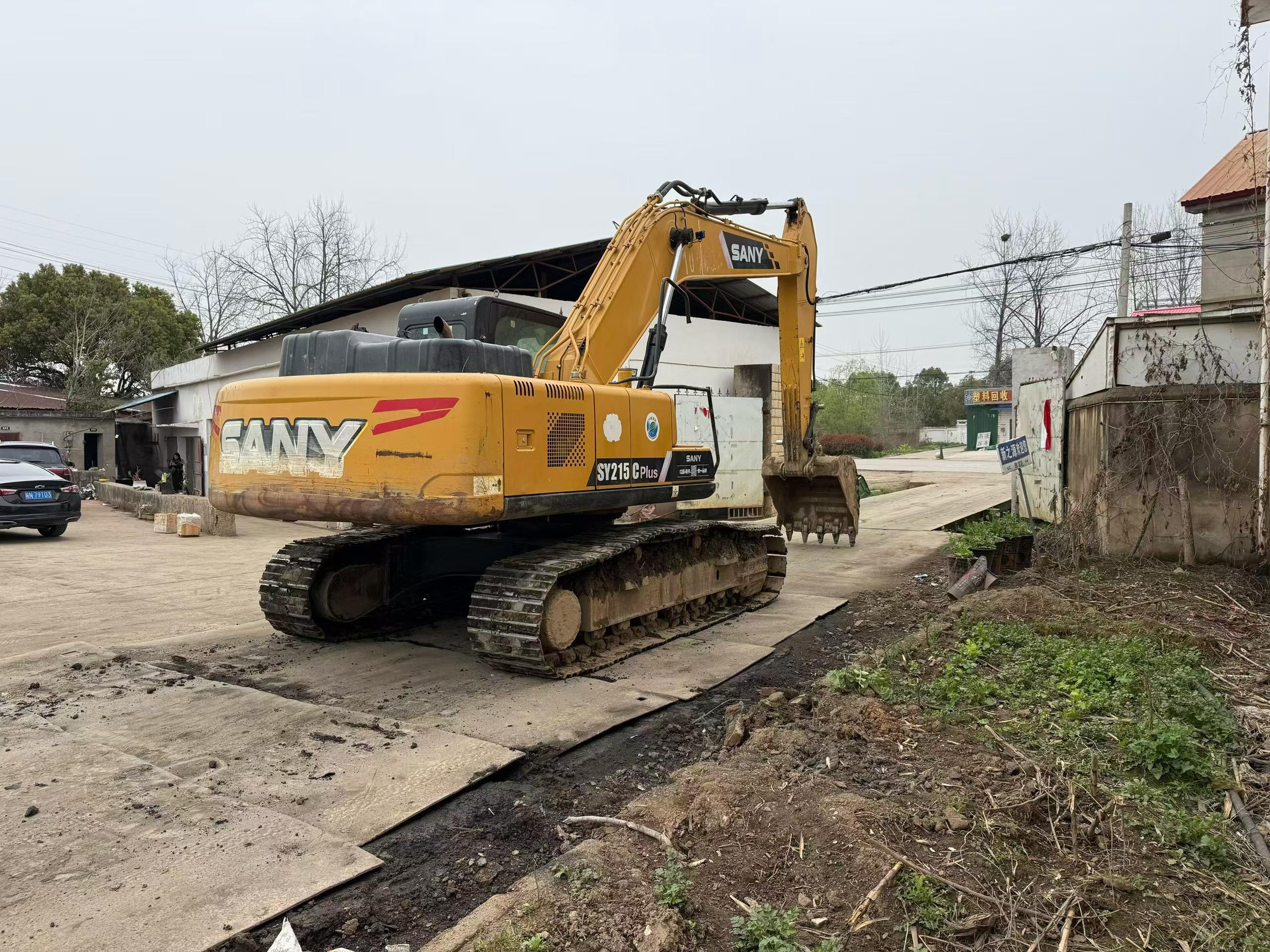 Buy Sany SY200C Used Excavator / 2