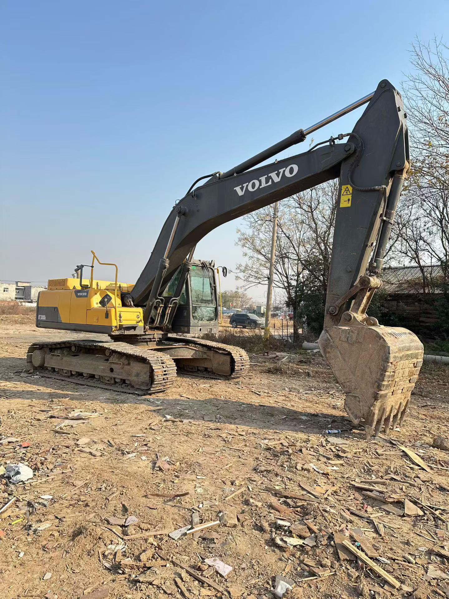 Buy Volvo EC250DL Used Excavator / 4