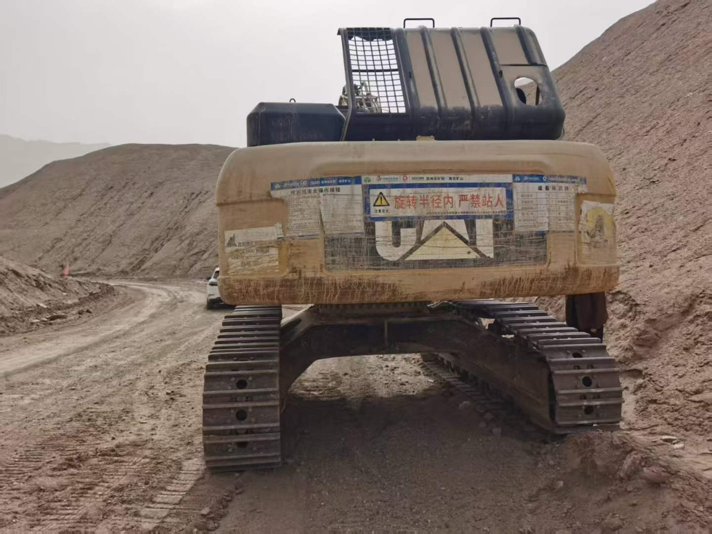 Buy Caterpillar 340D2L Used Excavator / 3