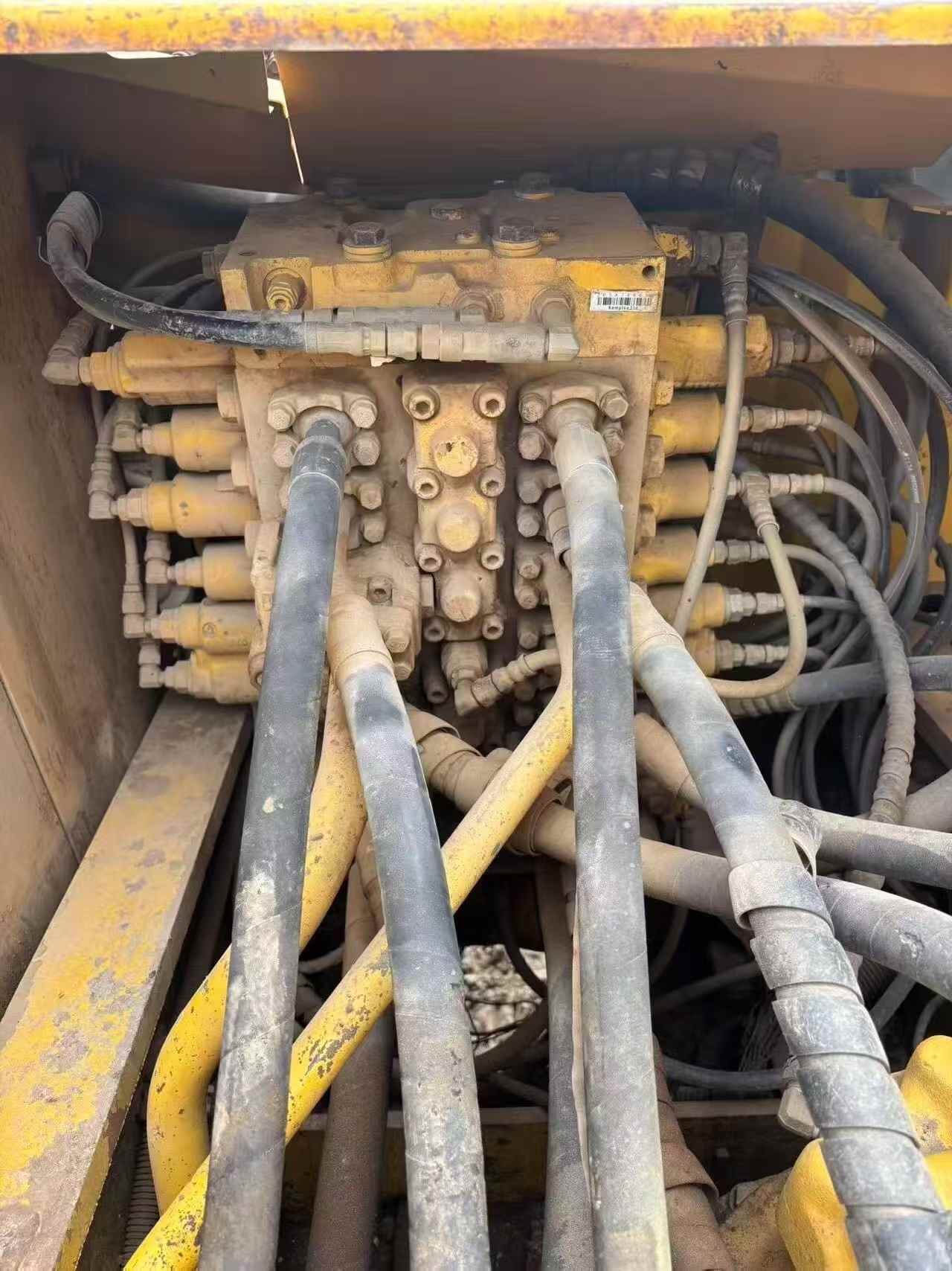 Buy Komatsu PC210 Used Excavator / 9