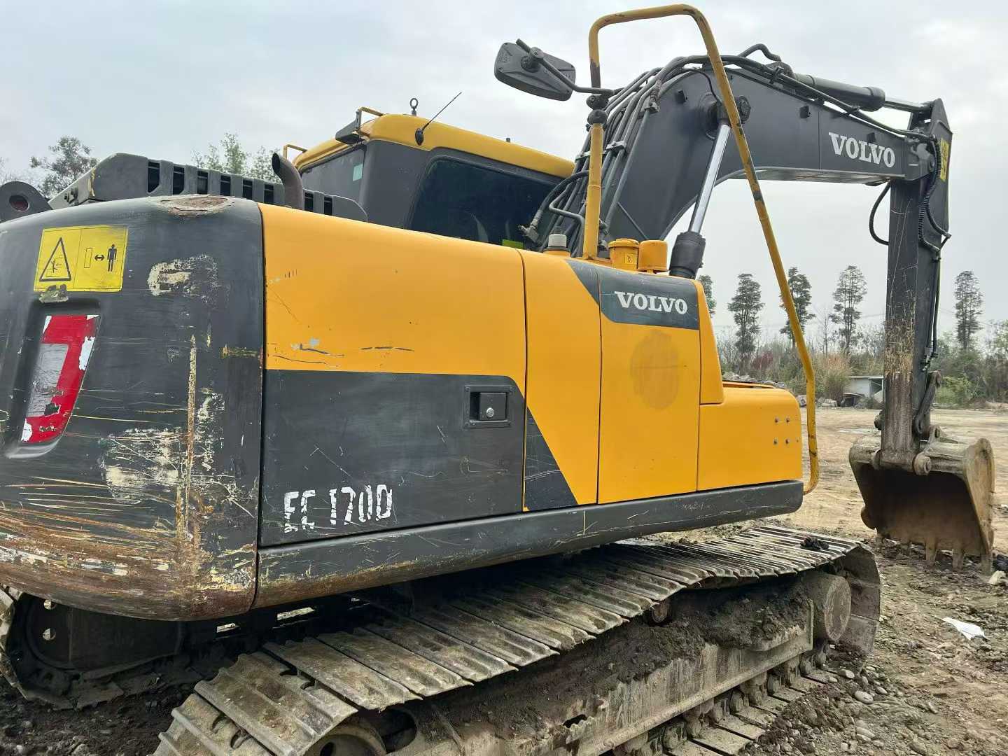 Buy Volvo L120E Used Excavator / 2