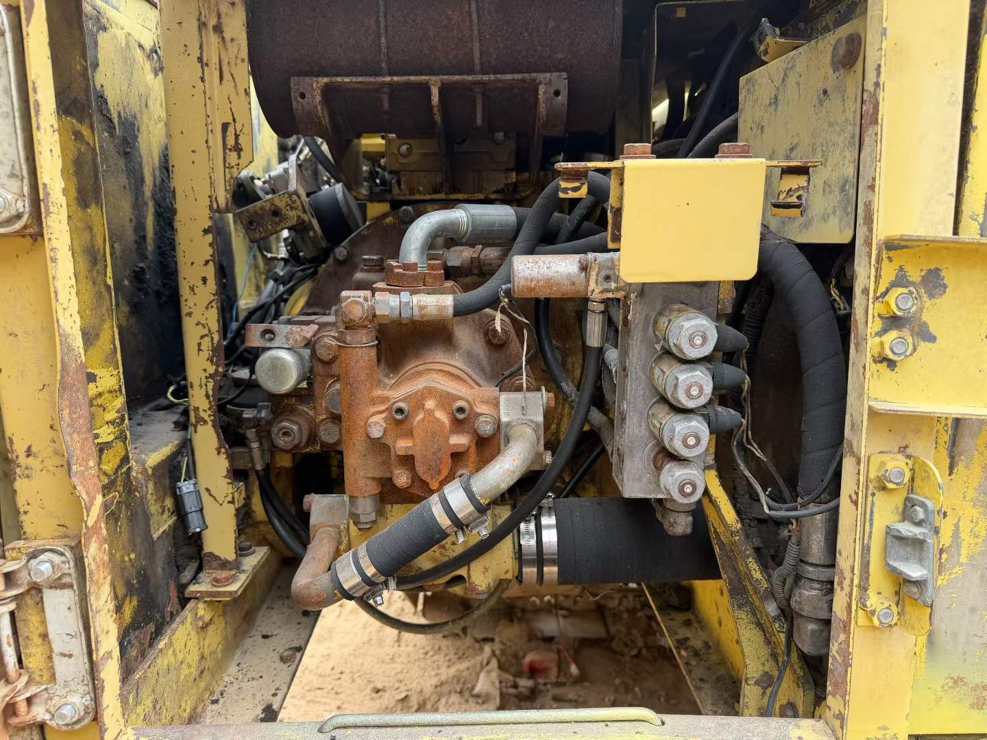 Buy Komatsu PC100-6 Used Excavator / 5