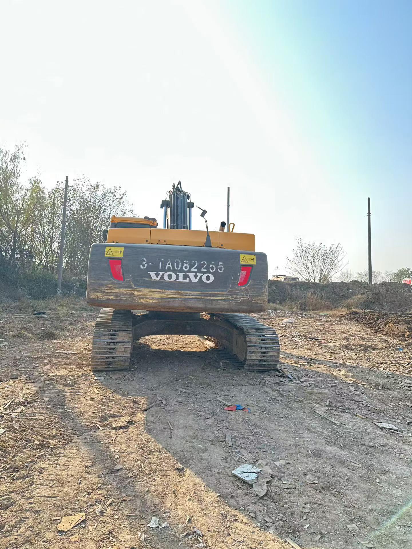 Buy Volvo EC250DL Used Excavator / 8