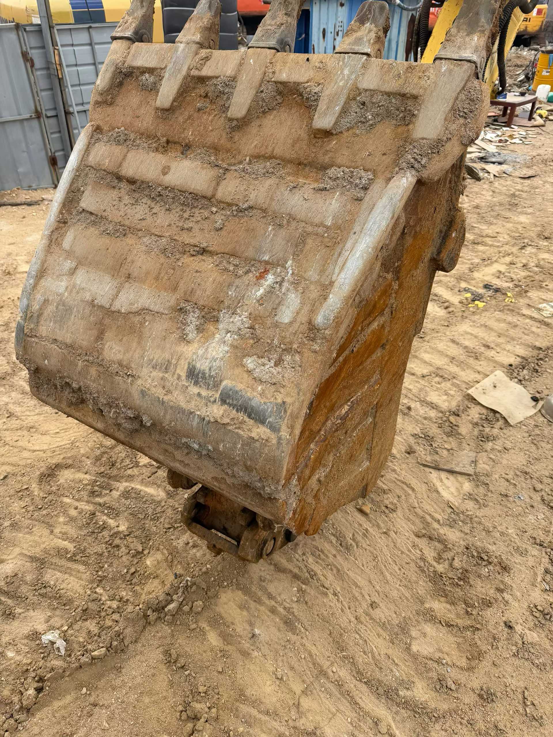 Buy Komatsu PC200-7 Used Excavator / 7