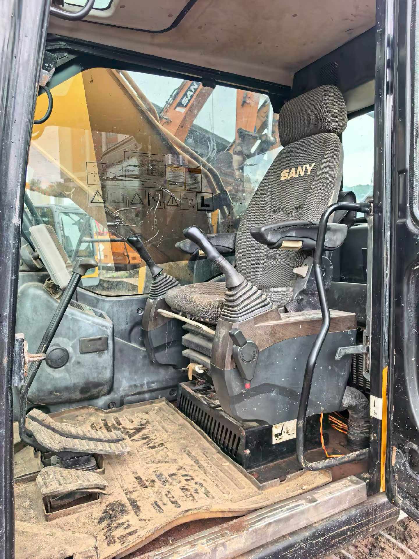 Buy Sany SY205C Used Excavator / 6
