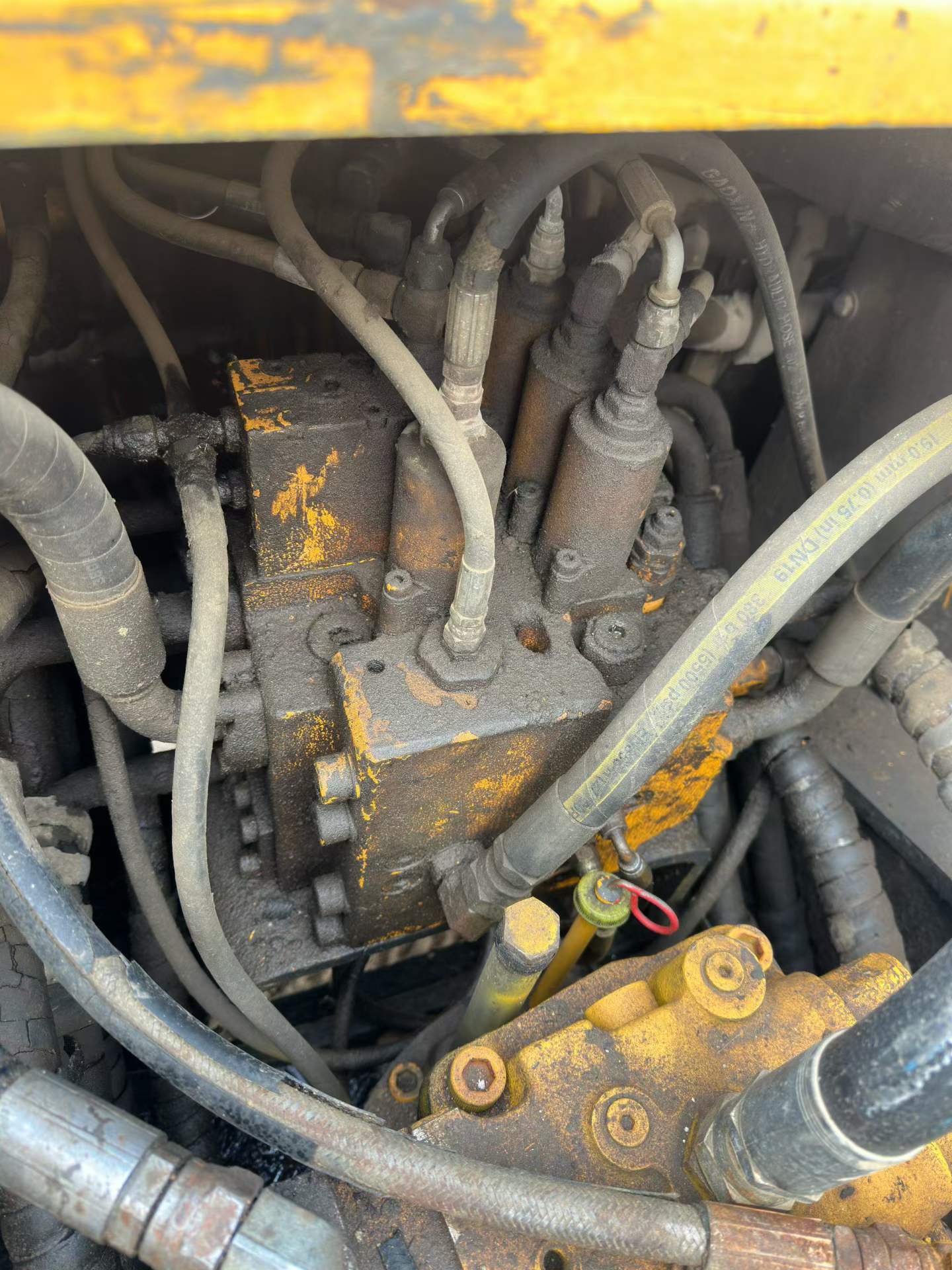 Buy Hyundai R225-7 Used Excavator / 6