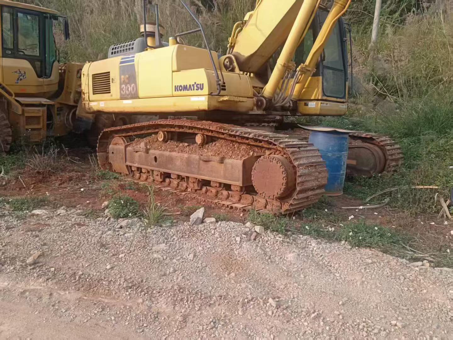 Buy Komatsu PC300-8 Used Excavator / 3