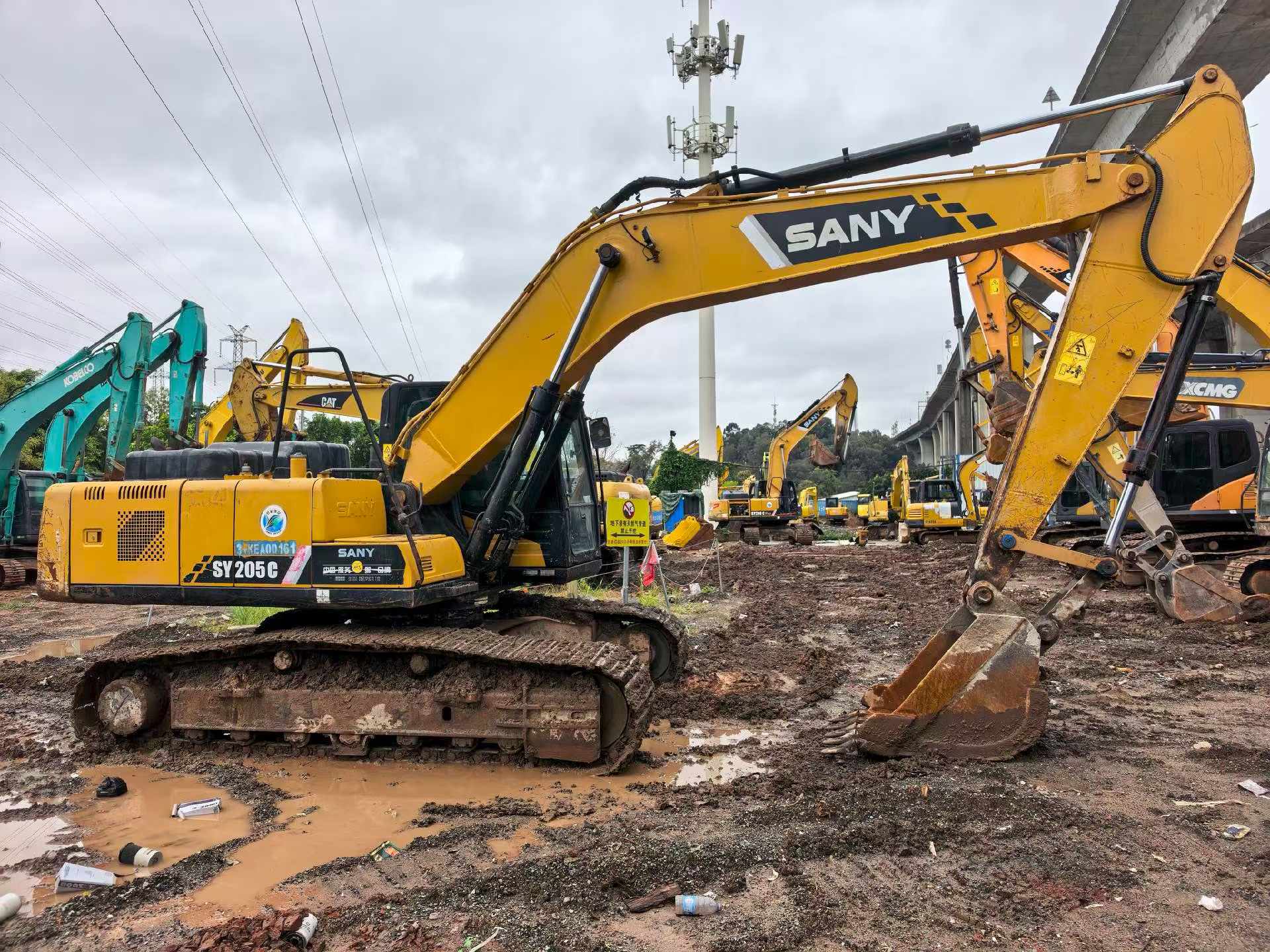 Buy Sany SY205C Used Excavator / 3