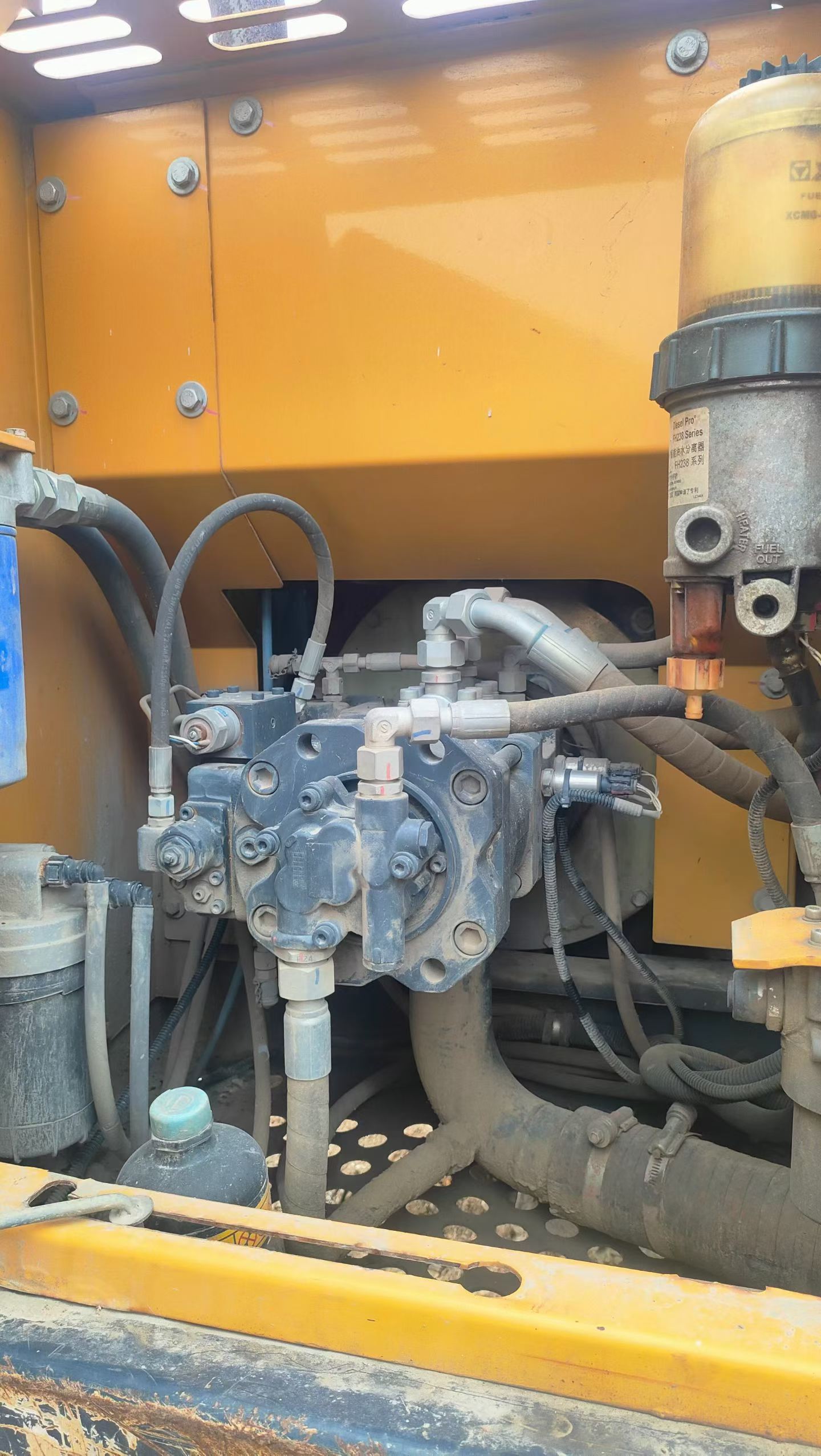 Buy XCMG XE135B Used Excavator / 8