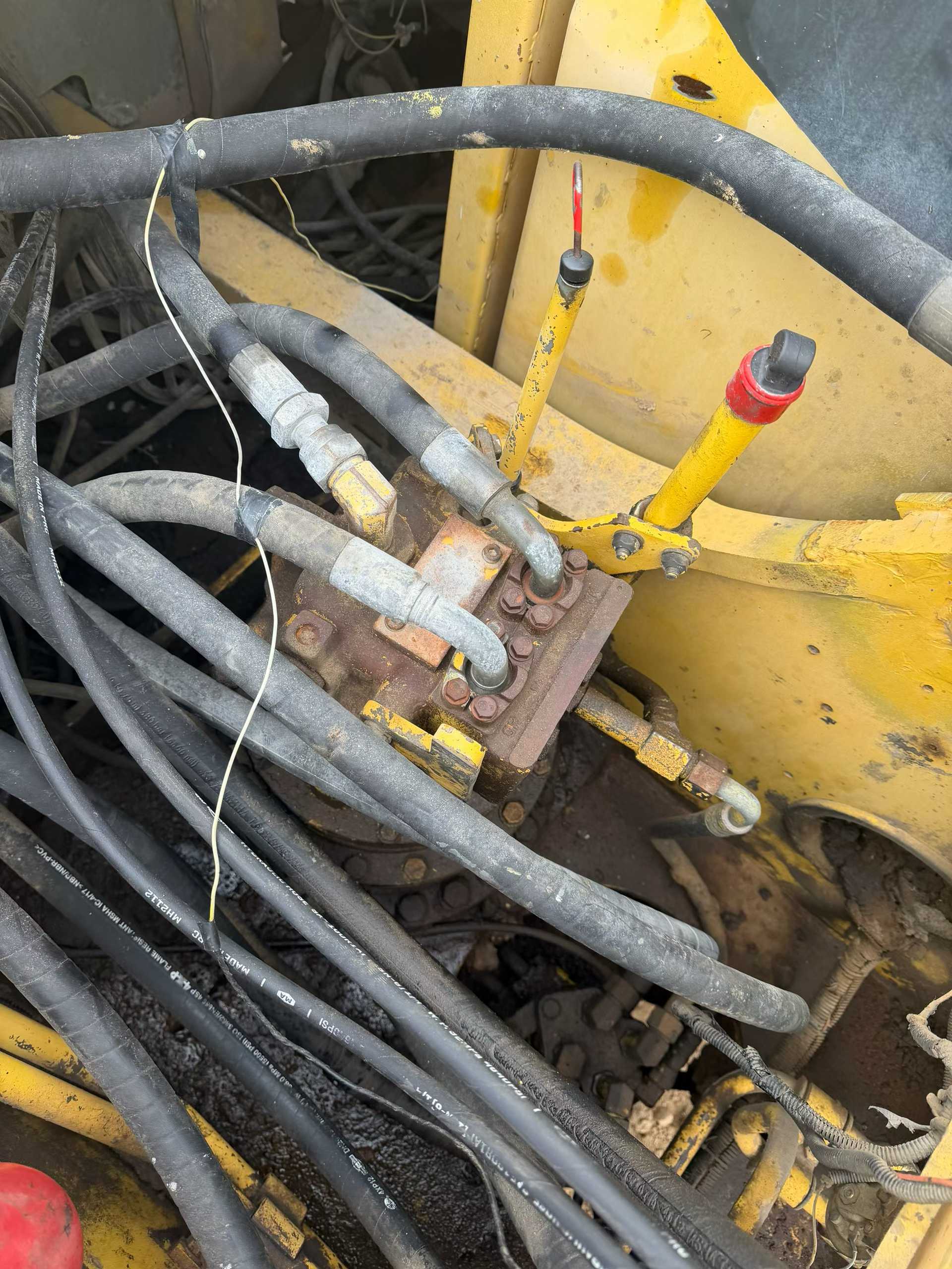 Buy Komatsu PC200-7 Used Excavator / 5