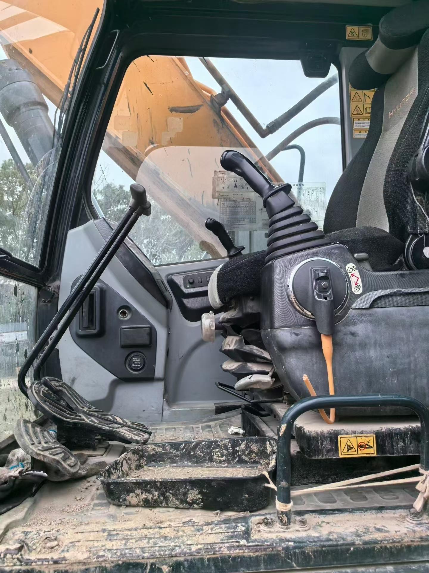Buy Hyundai R215-7 Used Excavator / 3