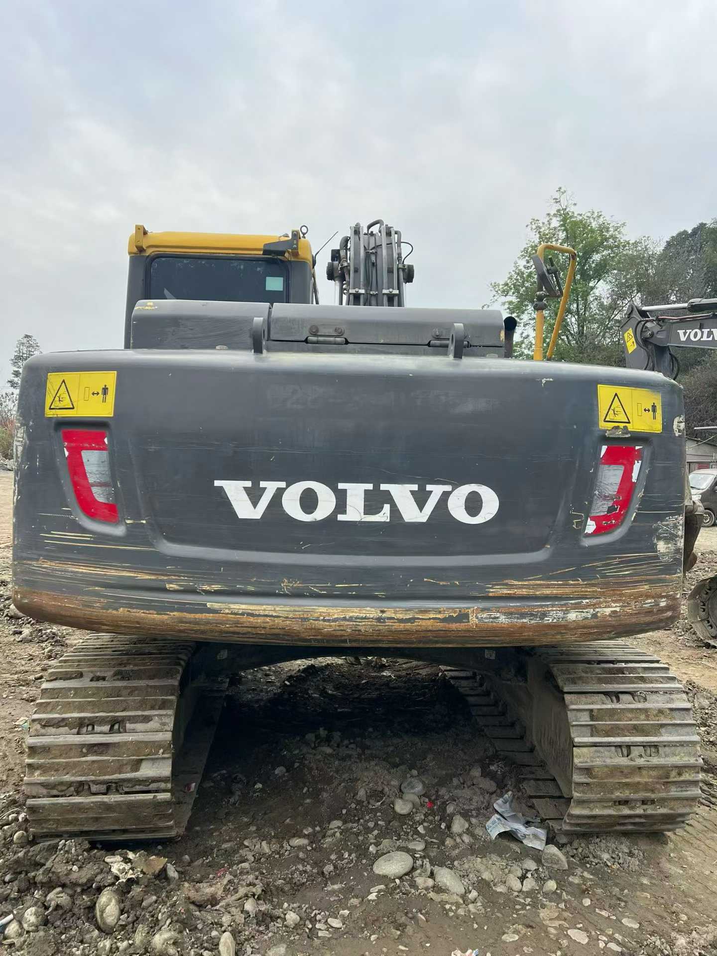 Buy Volvo L120E Used Excavator / 4