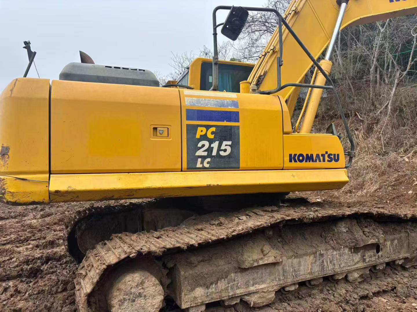 Buy Komatsu HB215LC-1 Used Excavator / 2