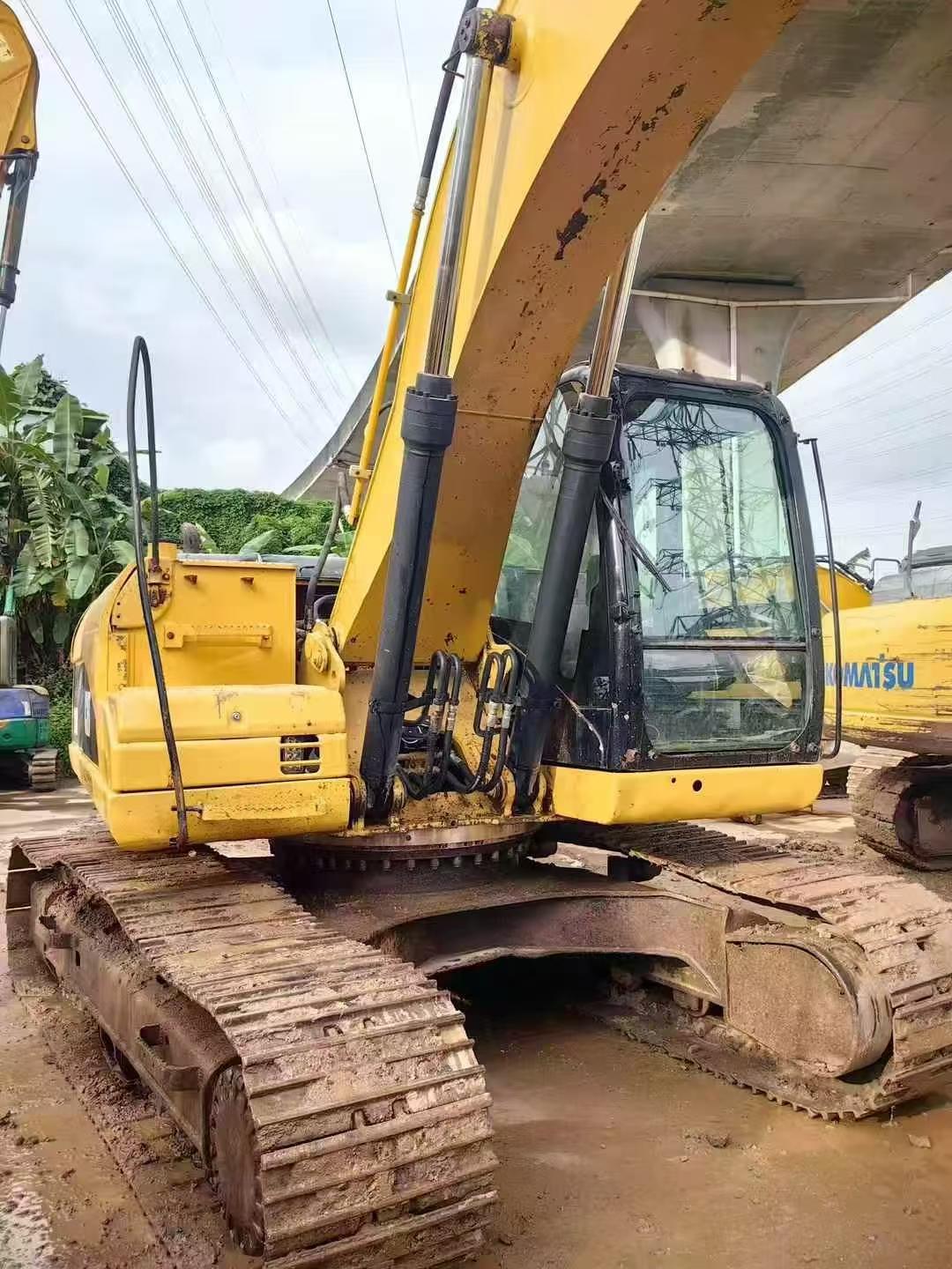 Buy Caterpillar 320D Used Excavator / 2