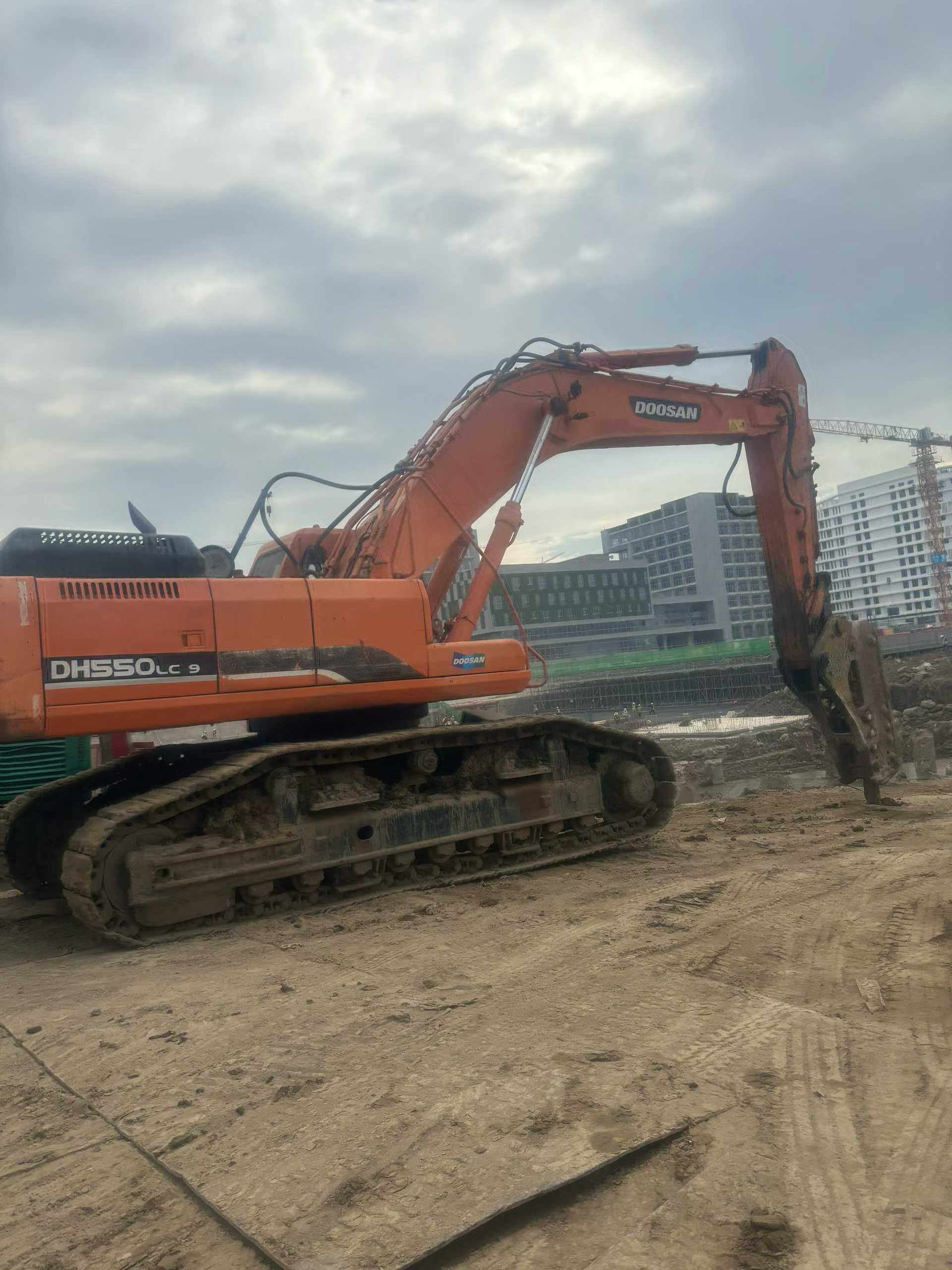 Buy Doosan DH500 Used Excavator / 3