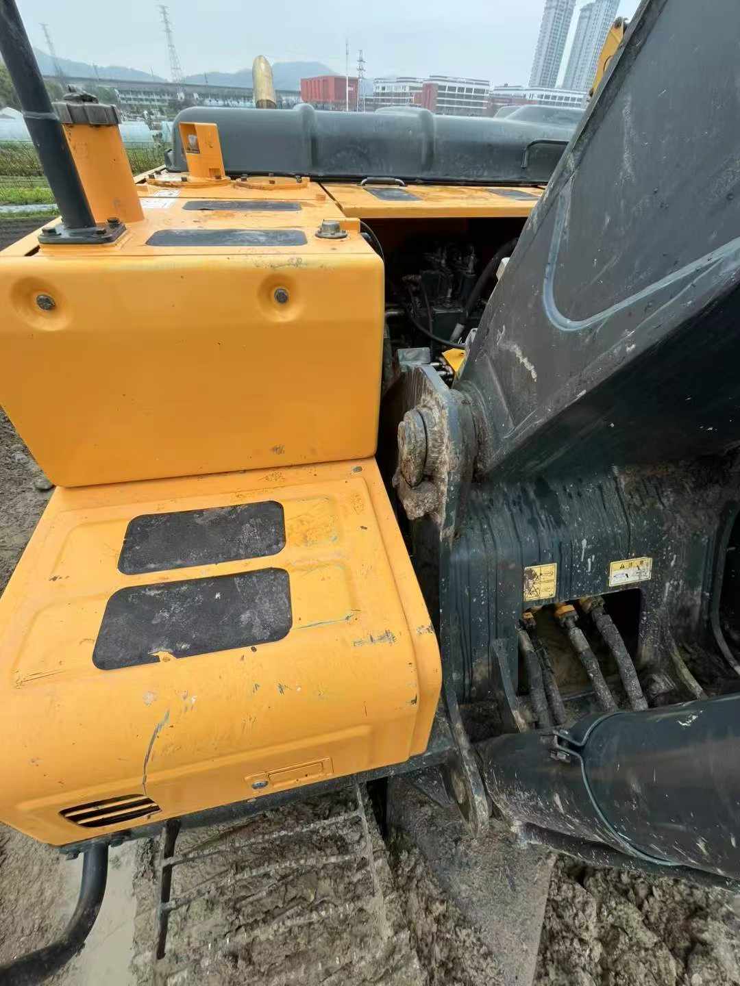 Buy Hyundai R215-7 Used Excavator / 4