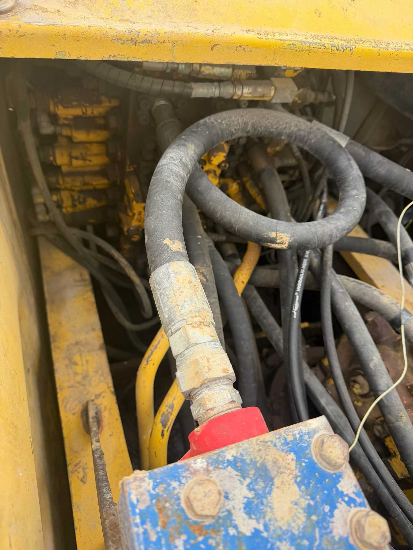 Buy Komatsu PC200-7 Used Excavator / 4