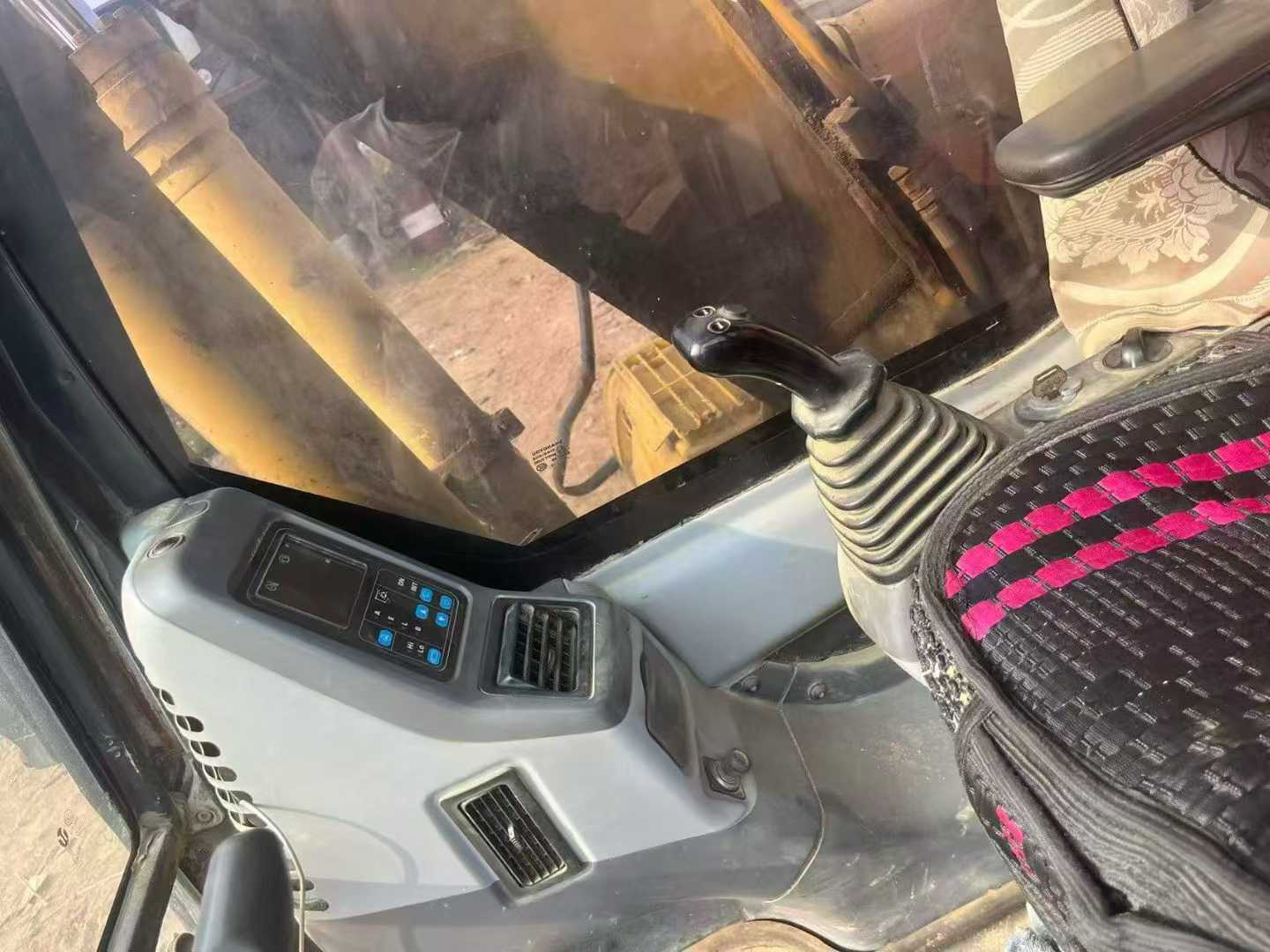 Buy Komatsu PC130 Used Excavator / 3