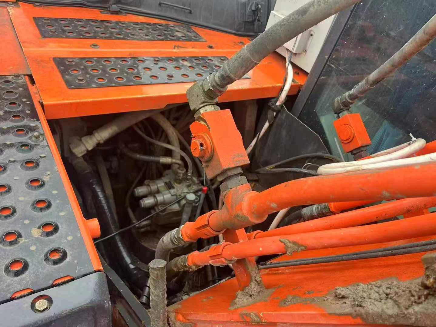 Buy Hitachi EX210-5 Used Excavator / 2