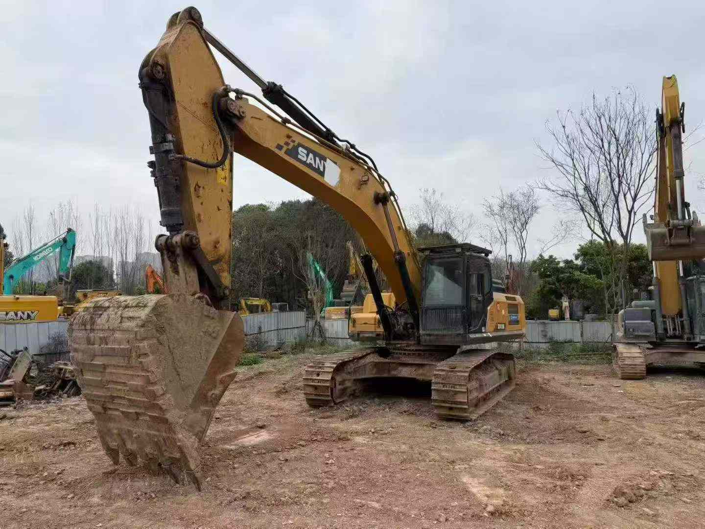 Buy Sany SY375H Used Excavator / 4