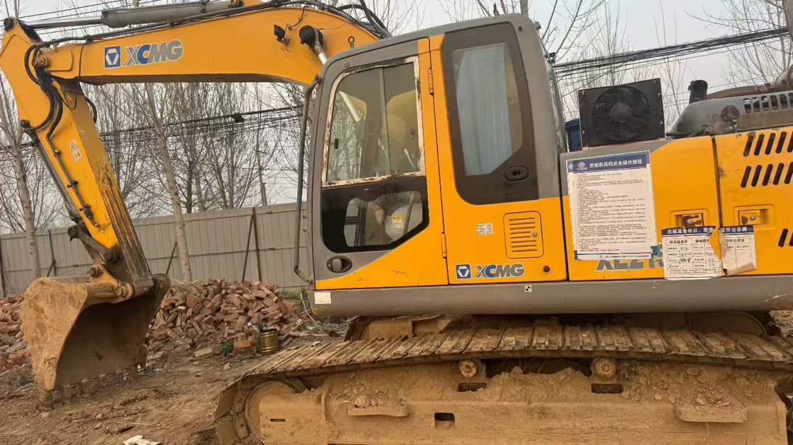 Buy XCMG XE215CA Used Excavator / 4