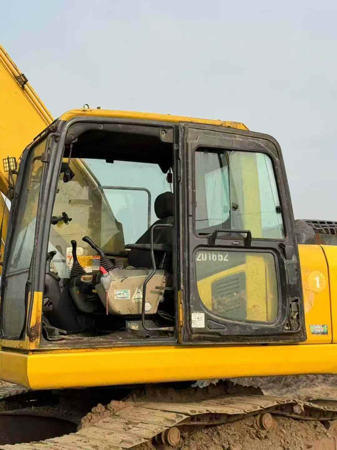 Buy Komatsu PC200-8 Used Excavator / 2
