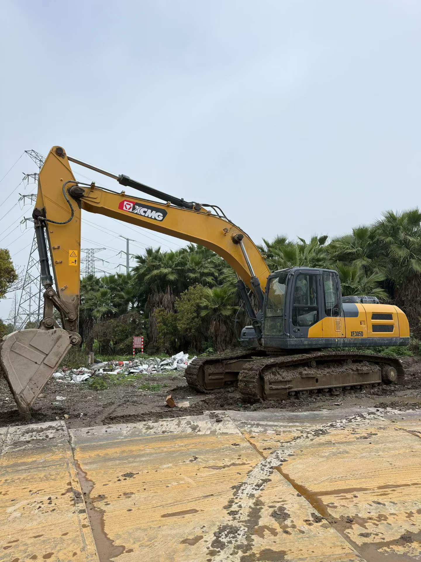 Buy XCMG XE305D Used Excavator / 3