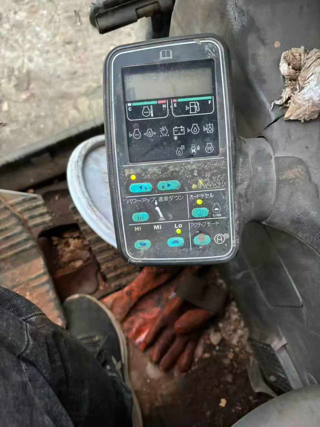 Buy Komatsu PC200-6 Used Excavator / 7