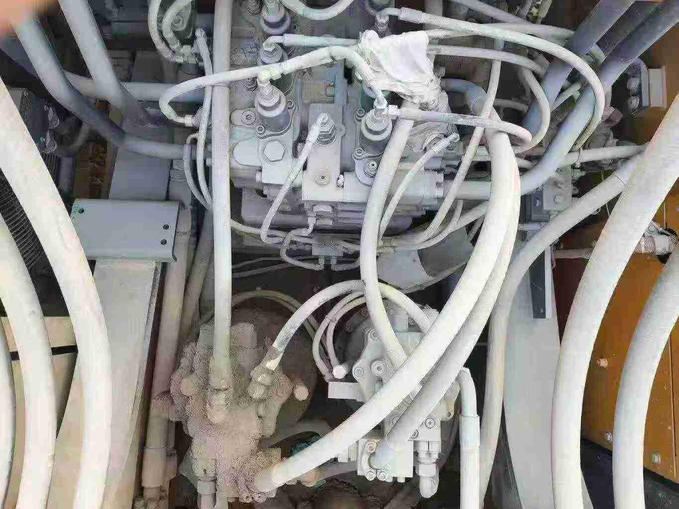 Buy XCMG XE700C Used Excavator / 2