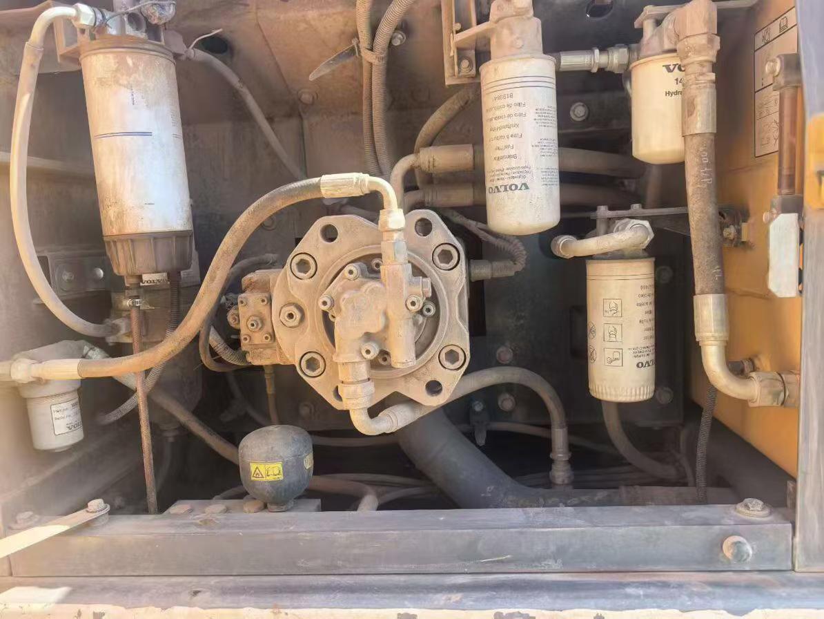 Buy Volvo EC220D Used Excavator / 2