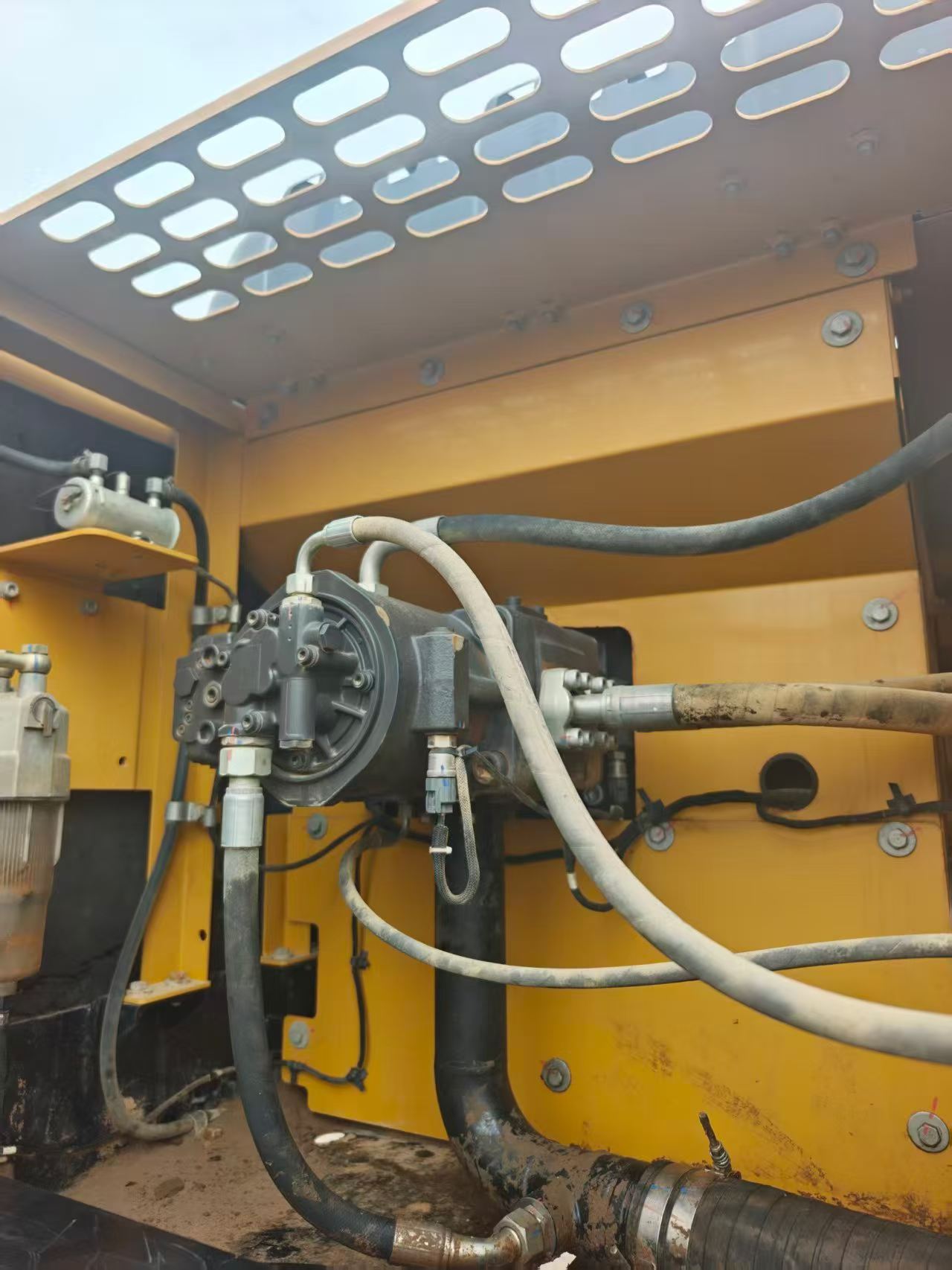 Buy Sany SY245H Used Excavator / 6