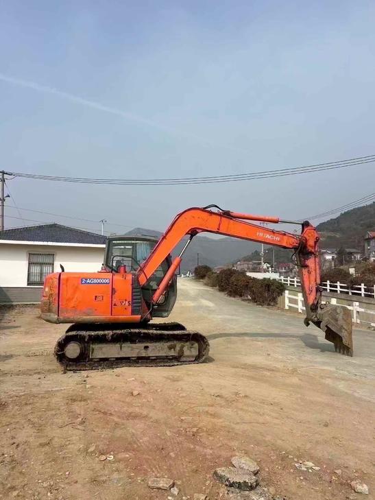 Buy Hitachi EX70 Used Excavator / 1