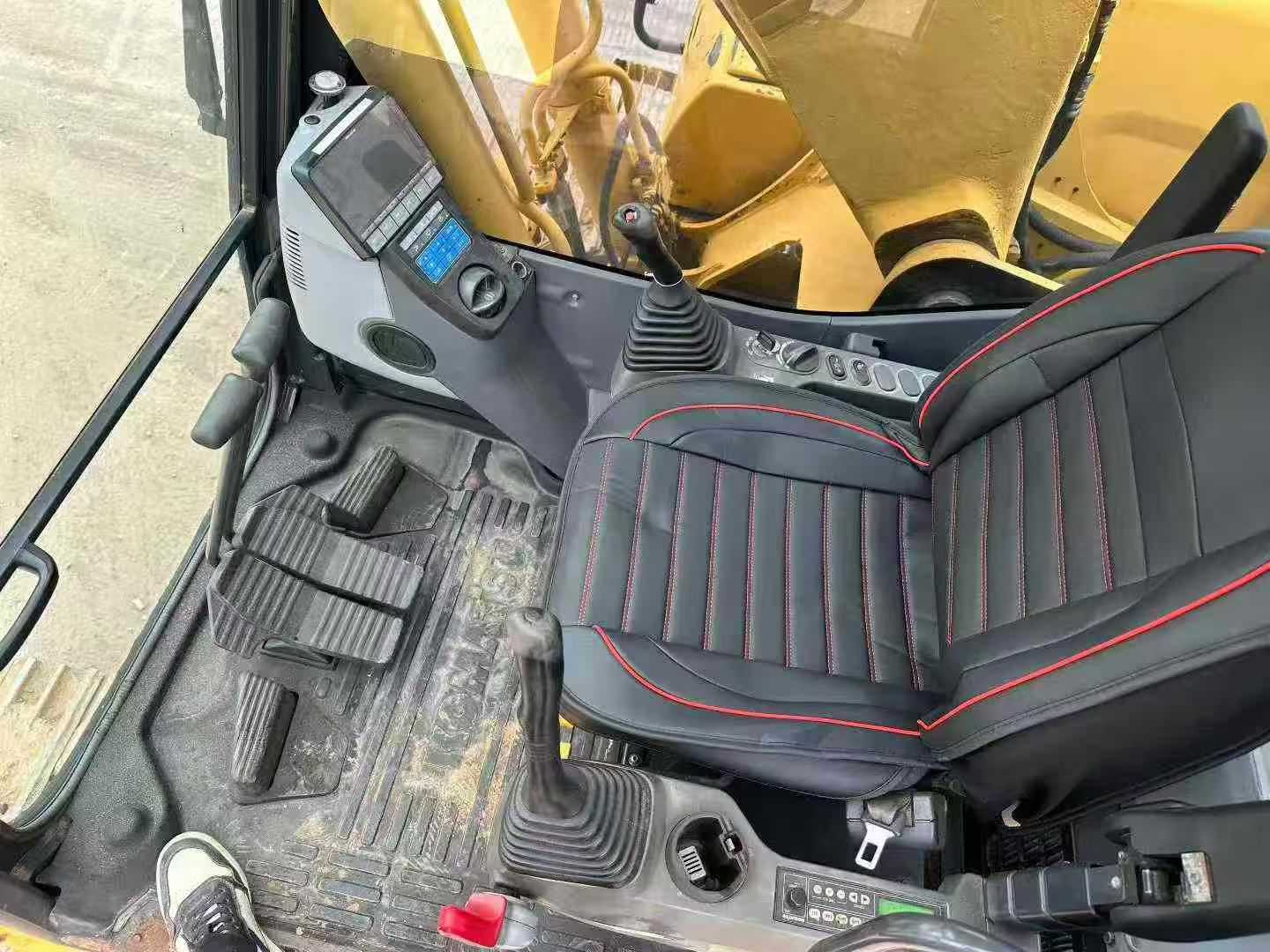 Buy Komatsu PC200-8N1 Used Excavator / 8