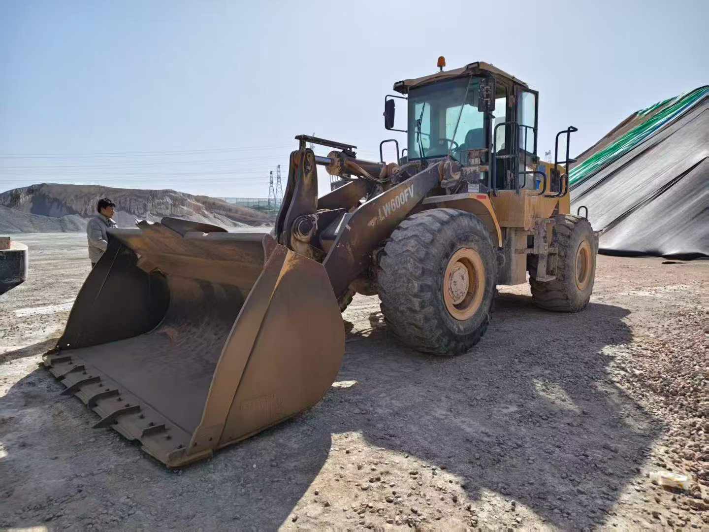 Buy XCMG LW600E Used Loader / 4