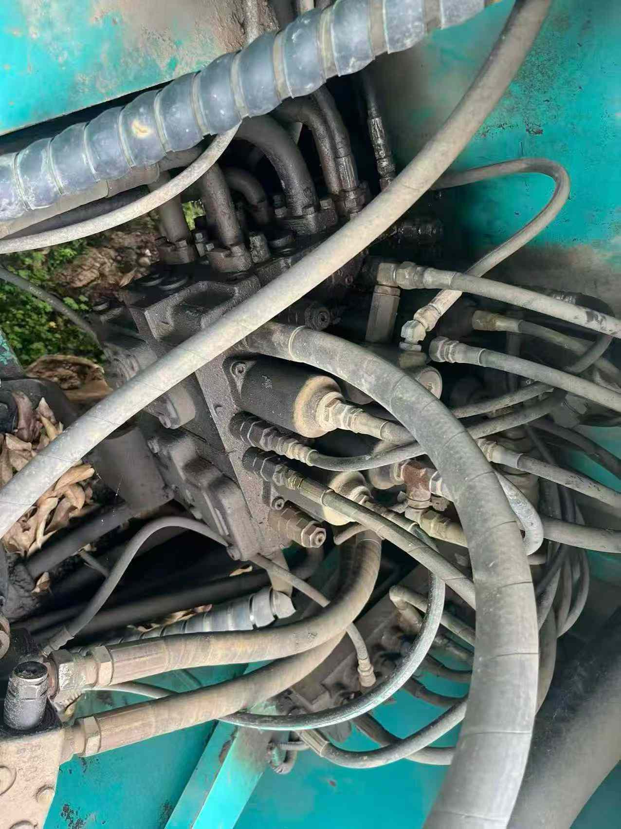 Buy Kobelco SK210-6 Used Excavator / 6