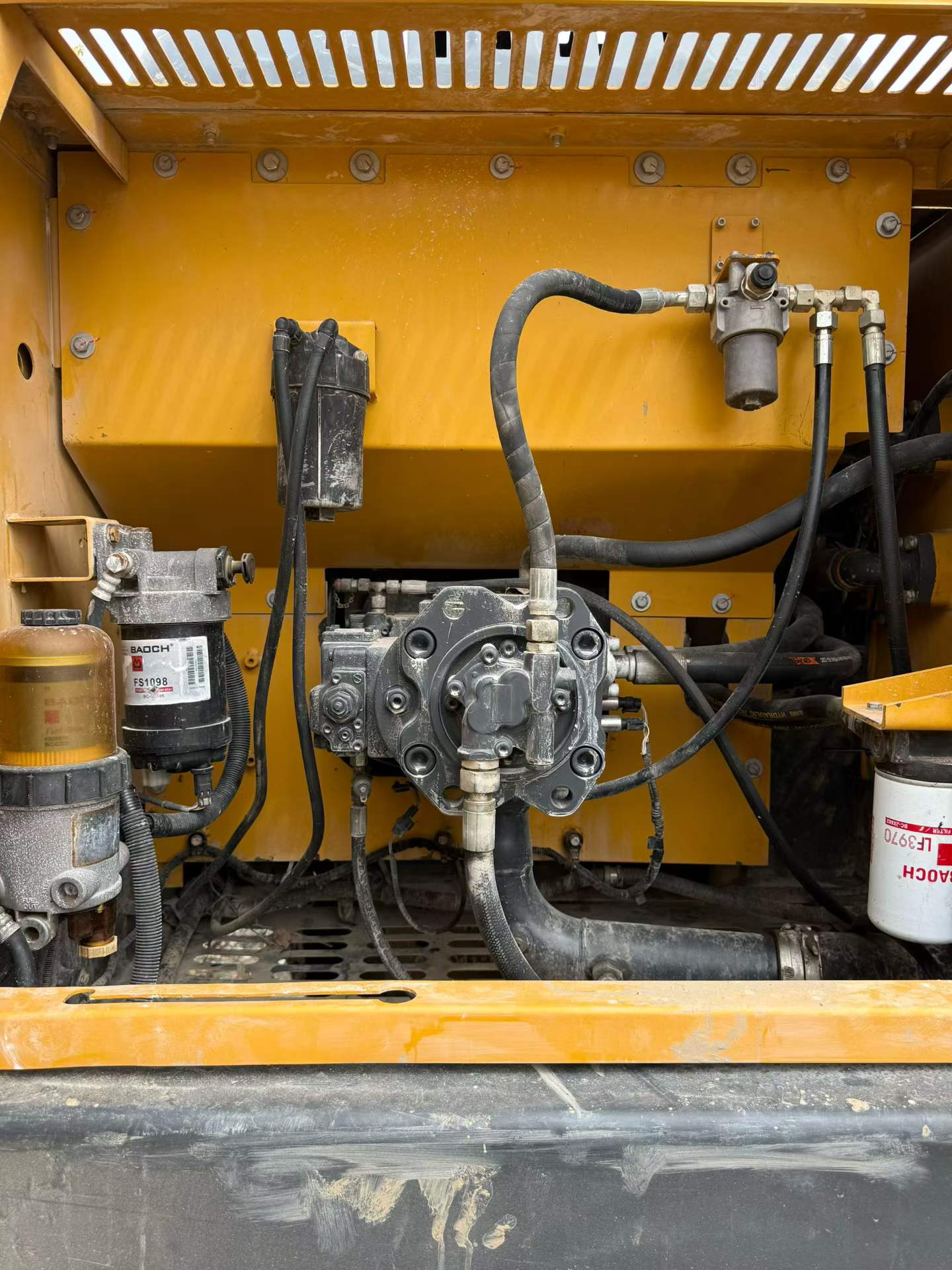 Buy XCMG XE305D Used Excavator / 7