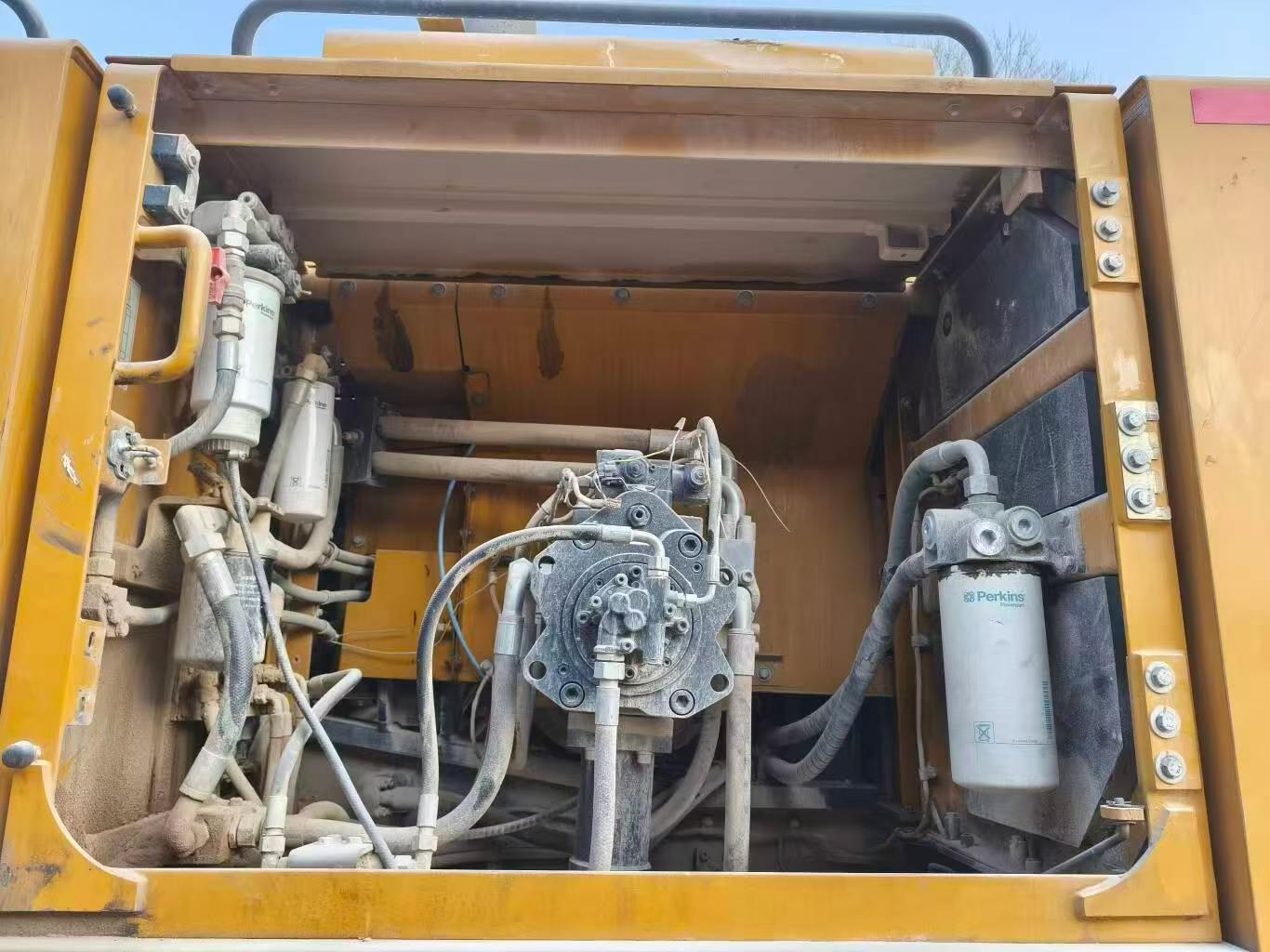 Buy XCMG XE700C Used Excavator / 5