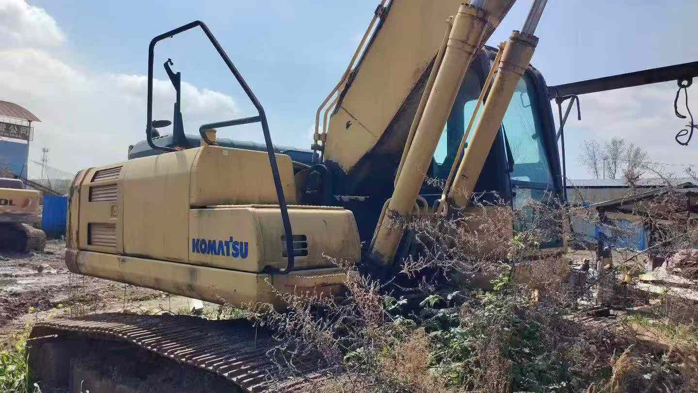 Buy Komatsu PC240-6 Used Excavator / 7