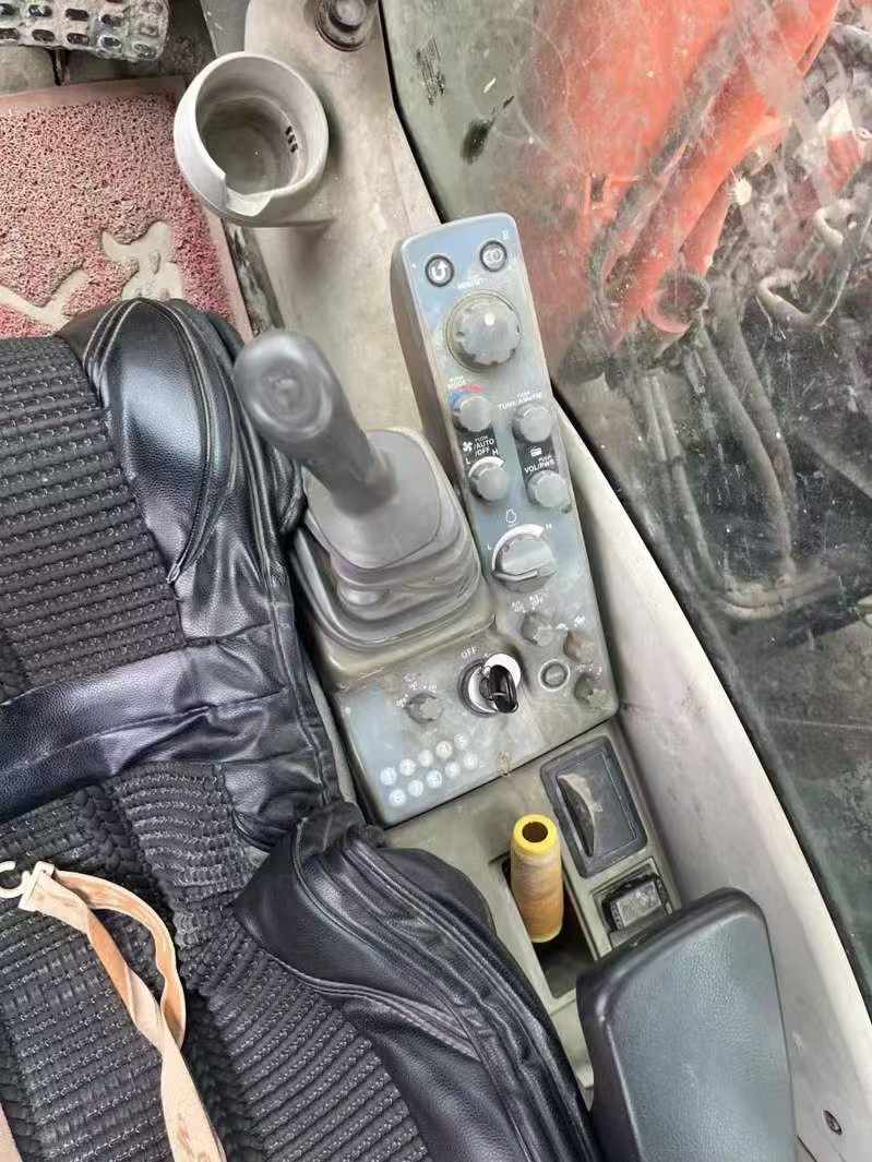 Buy Hitachi ZX200LC-5B Used Excavator / 7